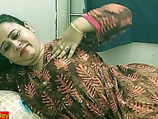 Desi frying aunty having copulation to lassie suite !!! Indian authoritative melted copulation